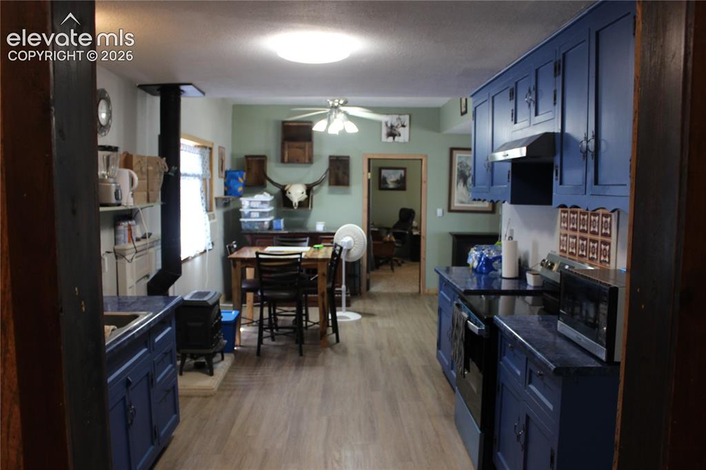 Image 14 of 48: Kitchen