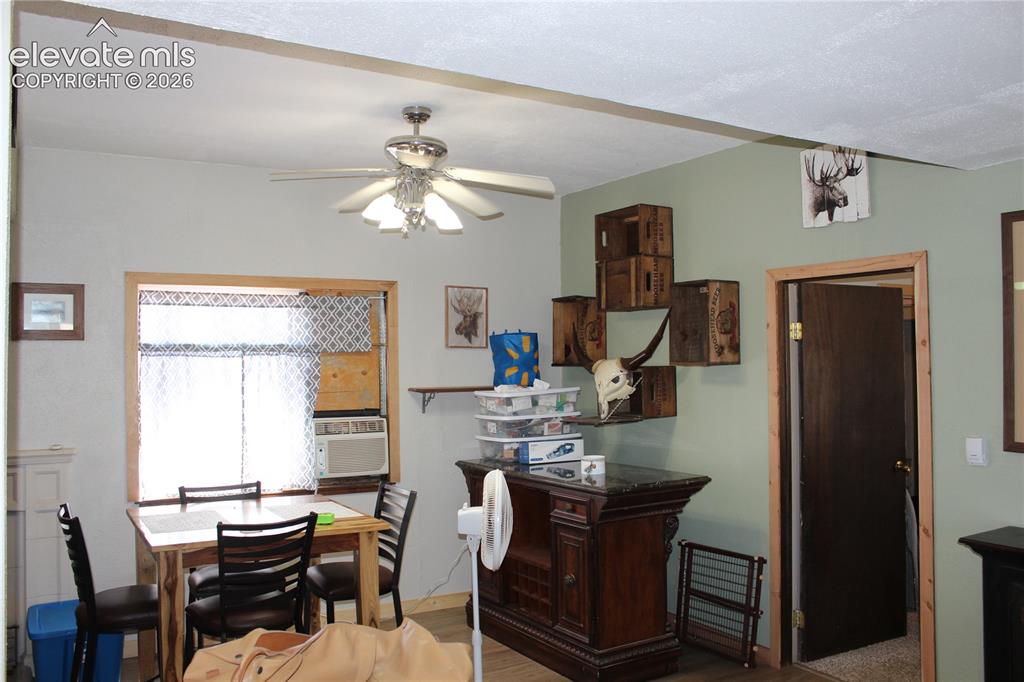 Image 15 of 48: Dining Area