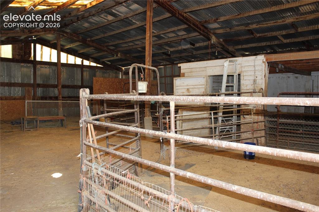 Image 34 of 48: Stable