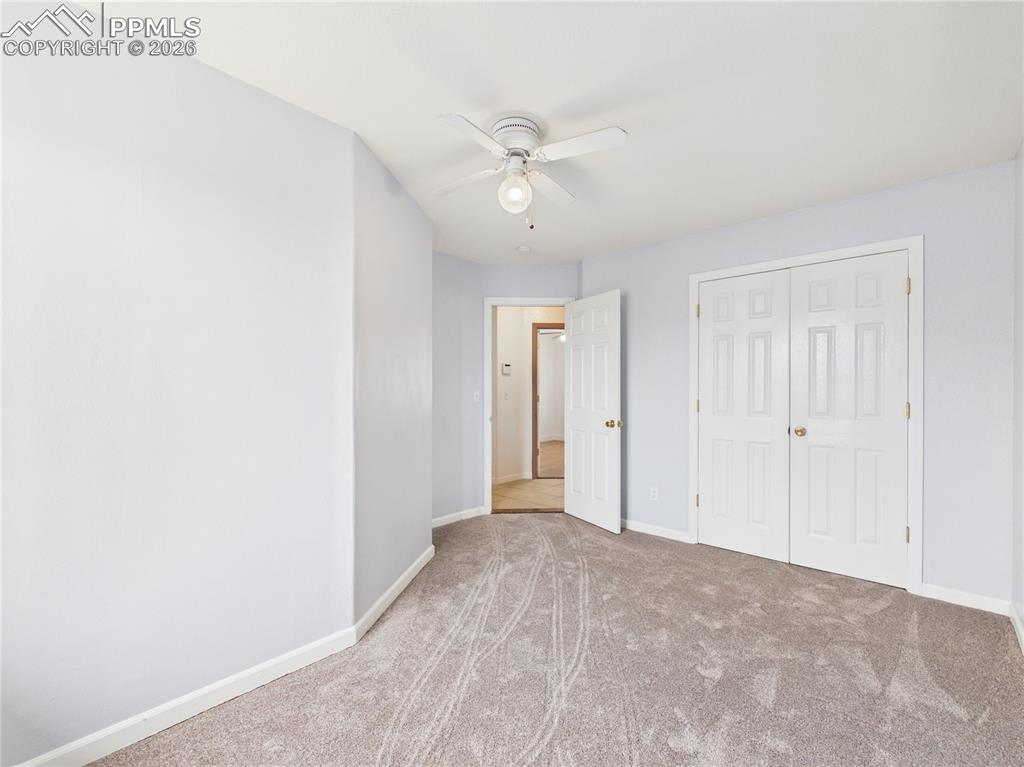 Image 23 of 36: Bedroom