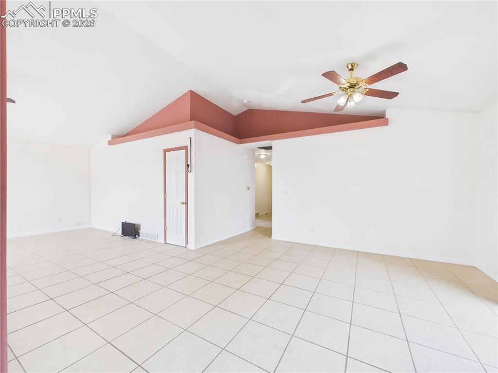 Image 8 of 36: Bonus Room