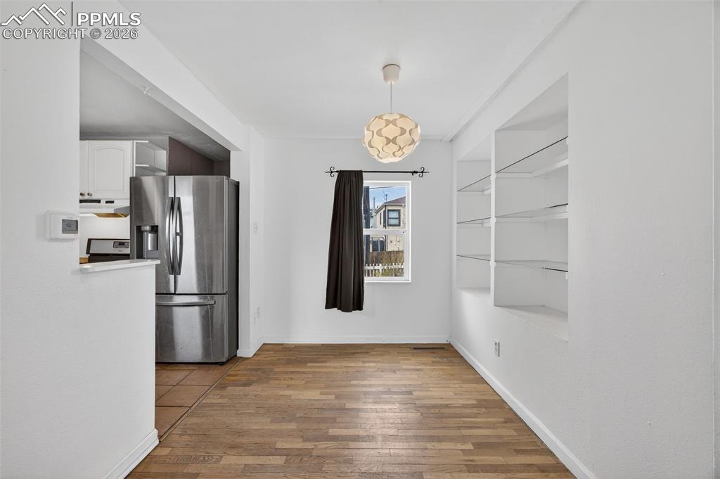 Image 10 of 48: Dining Area