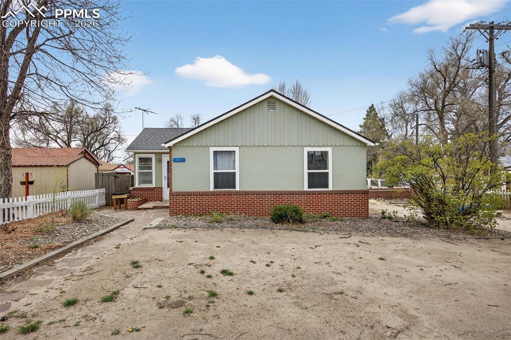 Image 4 of 48: Front of Structure