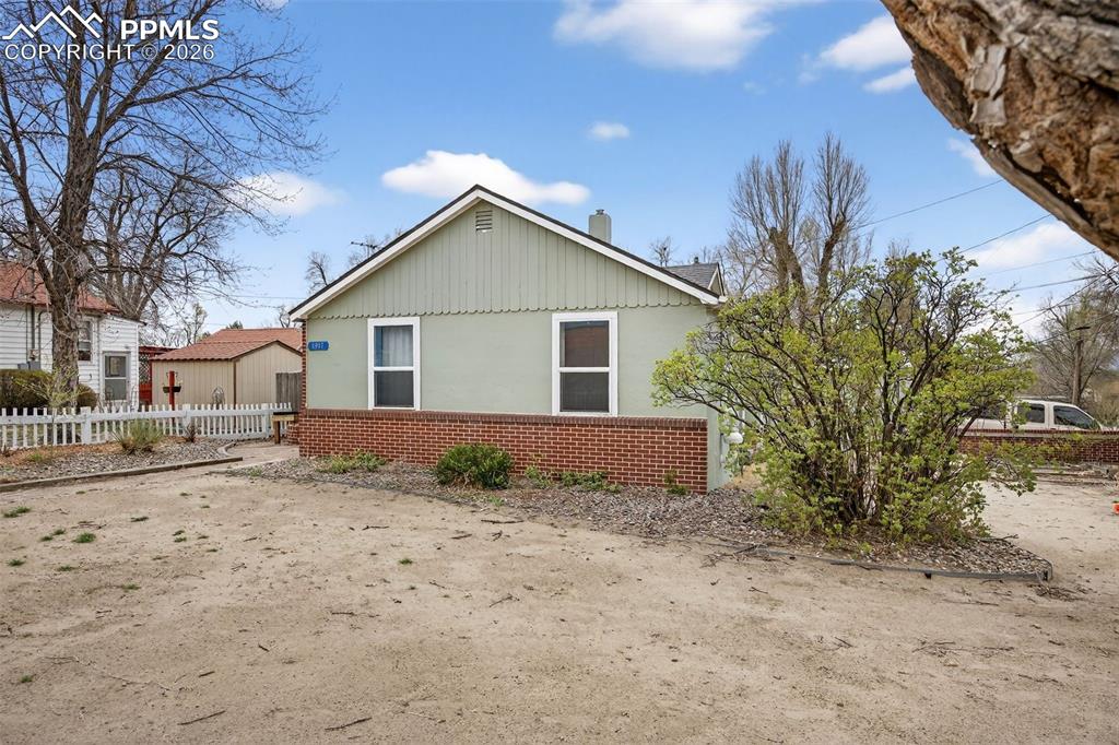 Image 5 of 48: Side of Structure