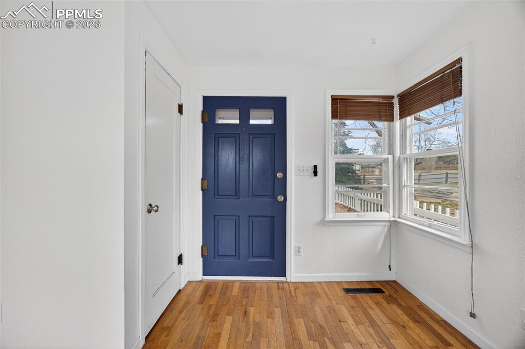 Image 6 of 48: Entry