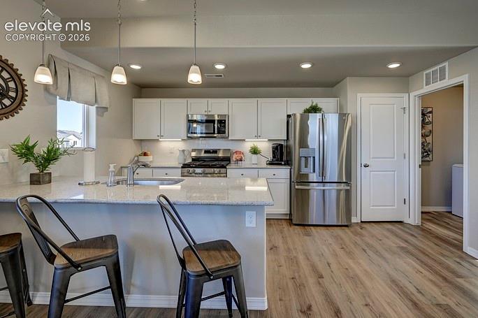 Image 11 of 21: Kitchen
