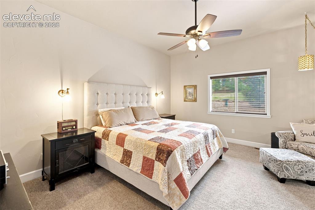 Image 18 of 49: Bedroom