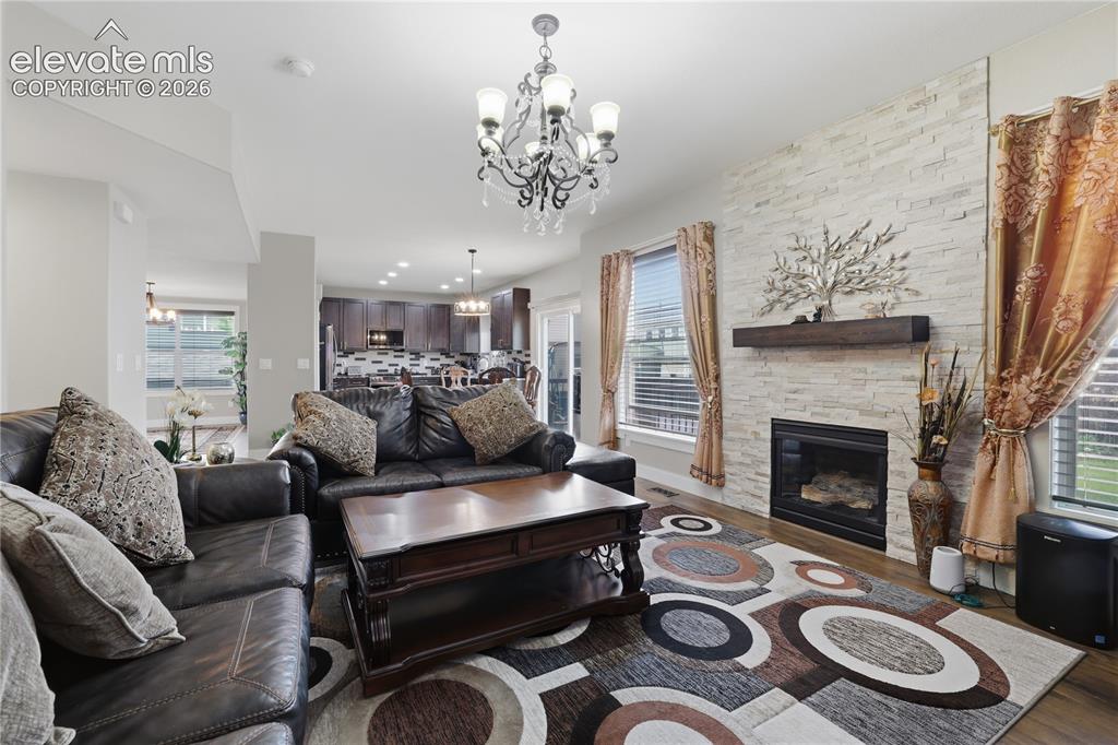 Image 12 of 38: Family Room