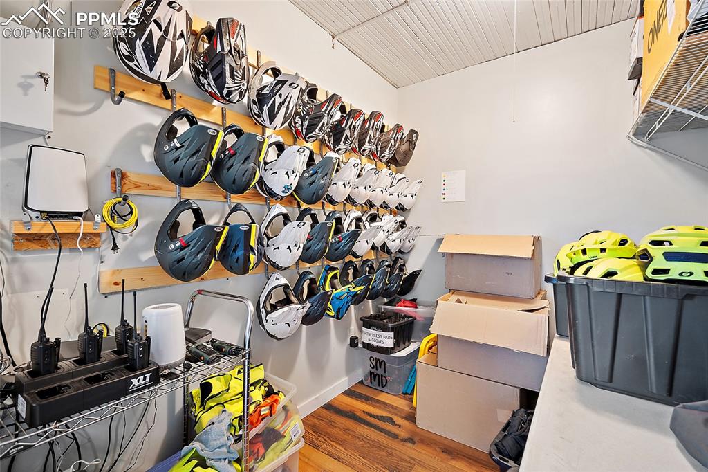 Image 13 of 50: Storage