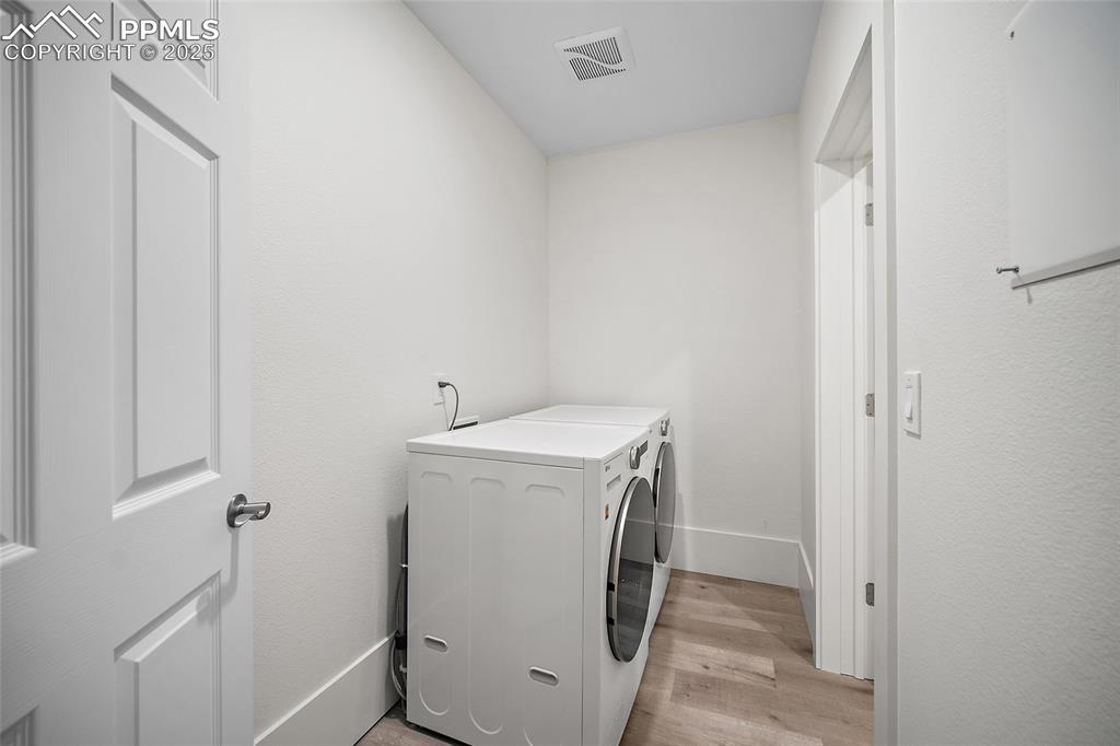 Image 34 of 50: Laundry