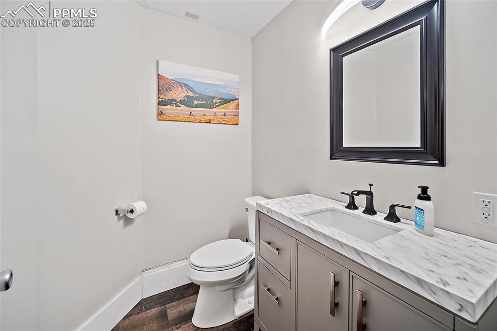 Image 45 of 50: Bathroom