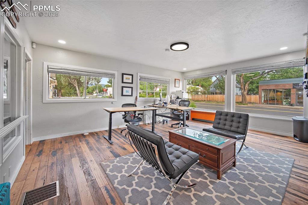 Image 8 of 50: Office