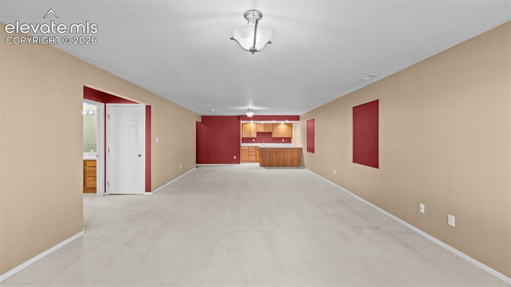 Image 20 of 28: Family Room