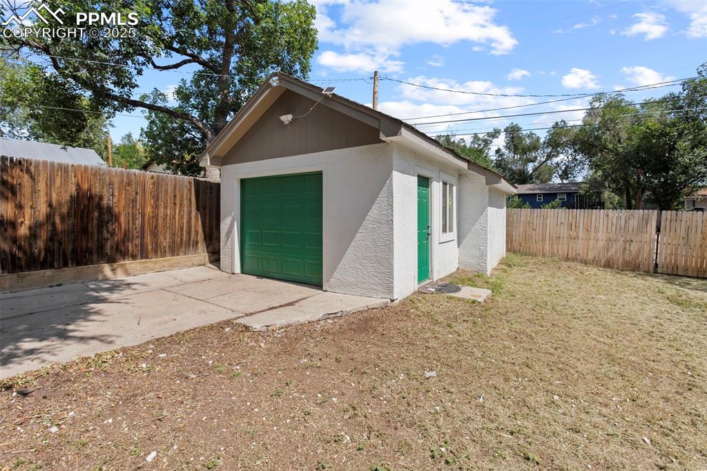 Image 24 of 27: One car detached garage