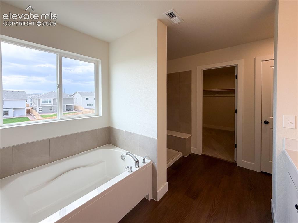 Image 23 of 44: Master Bathroom