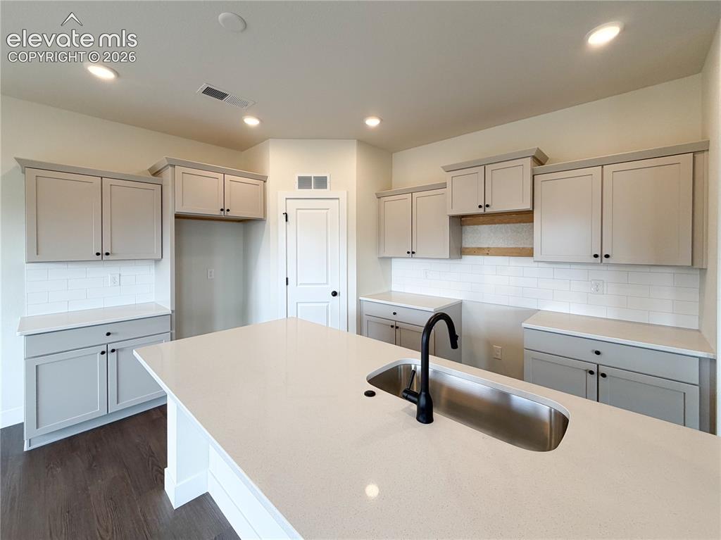 Image 9 of 44: Kitchen