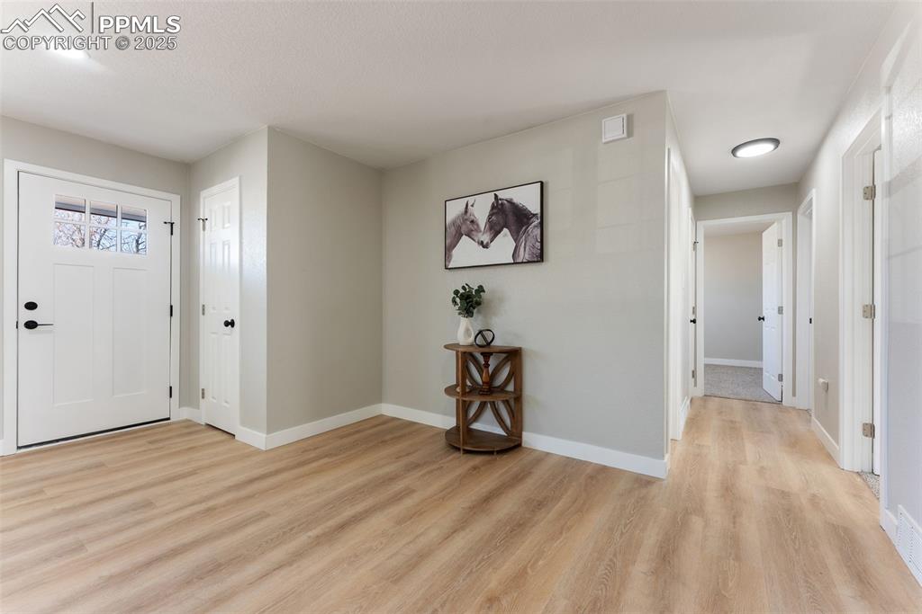 Image 16 of 32: Entry