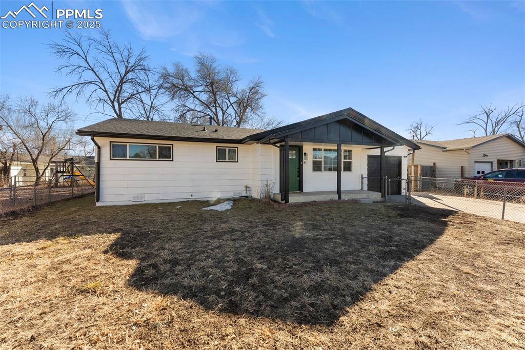 Image 2 of 32: Back of Structure