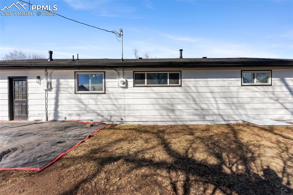 Image 32 of 32: Back of Structure