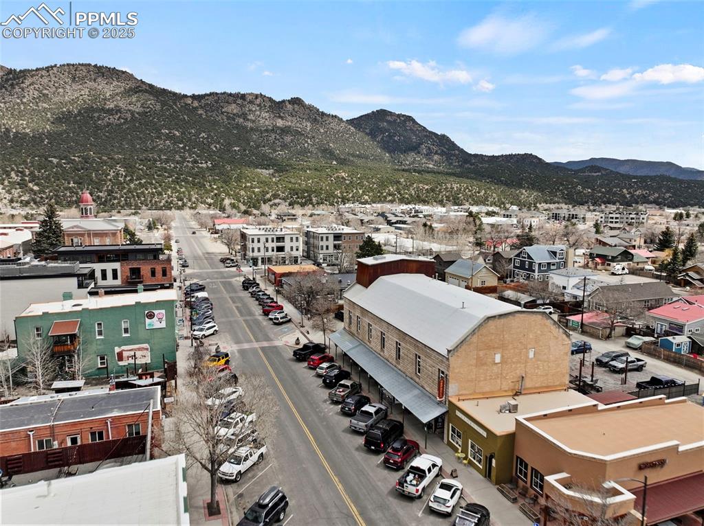 Image 10 of 17: Surrounded by breathtaking mountain views and the best of Colorado’s natura