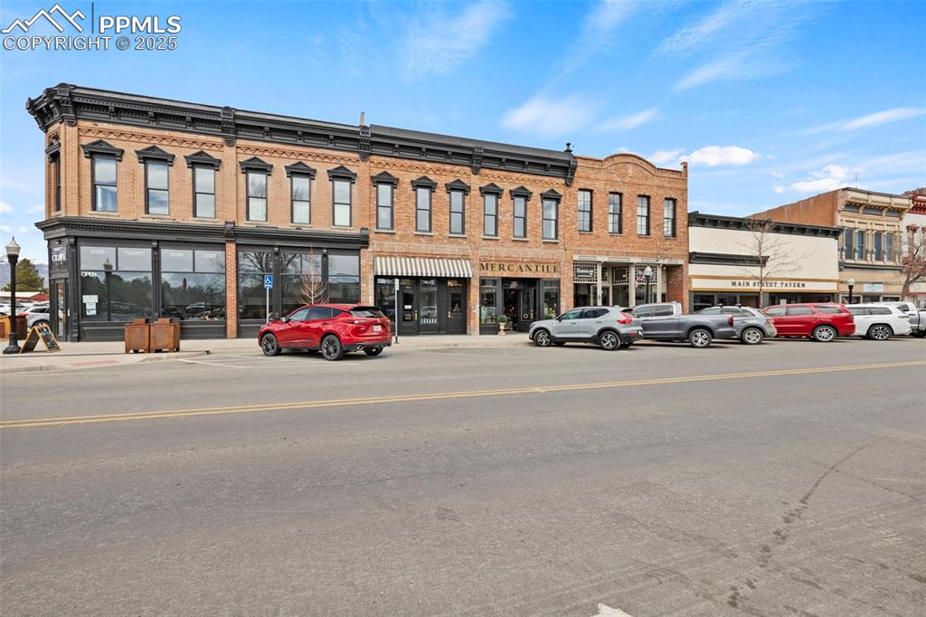 Image 16 of 17: Enjoy easy access to local shops, dining, and schools