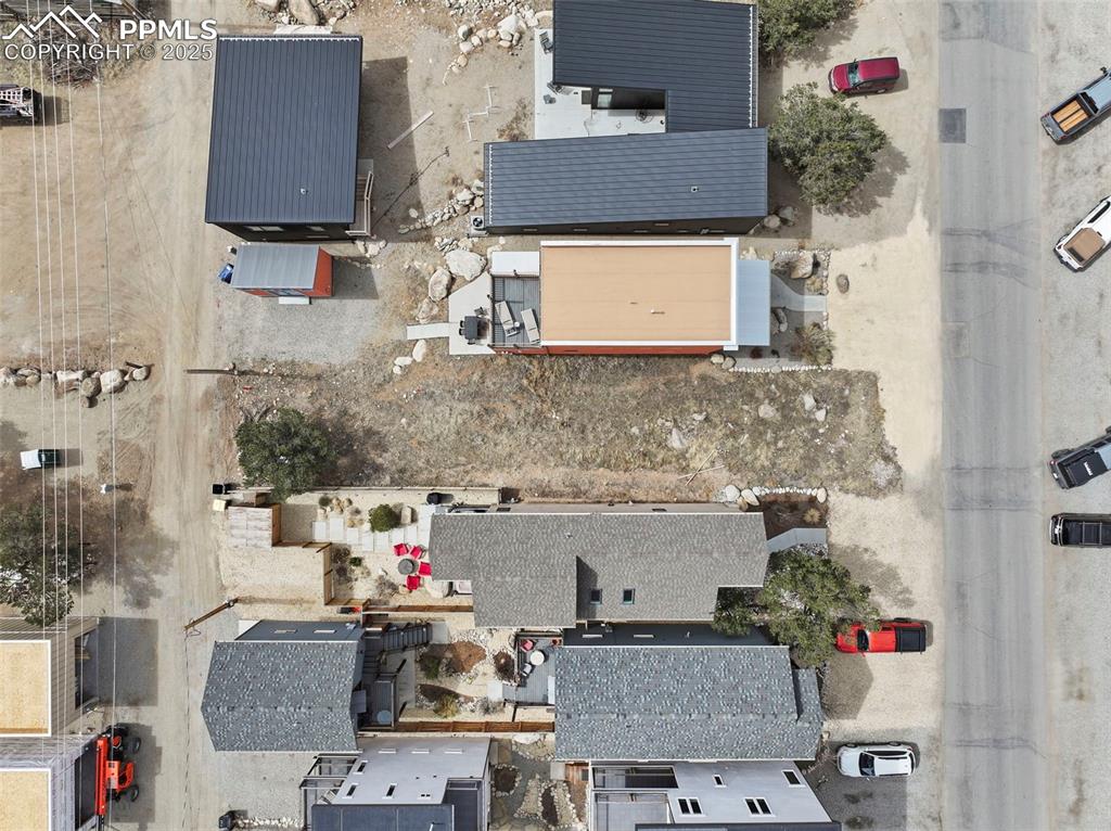 Image 3 of 17: Enjoy easy access to local shops, dining, and schools