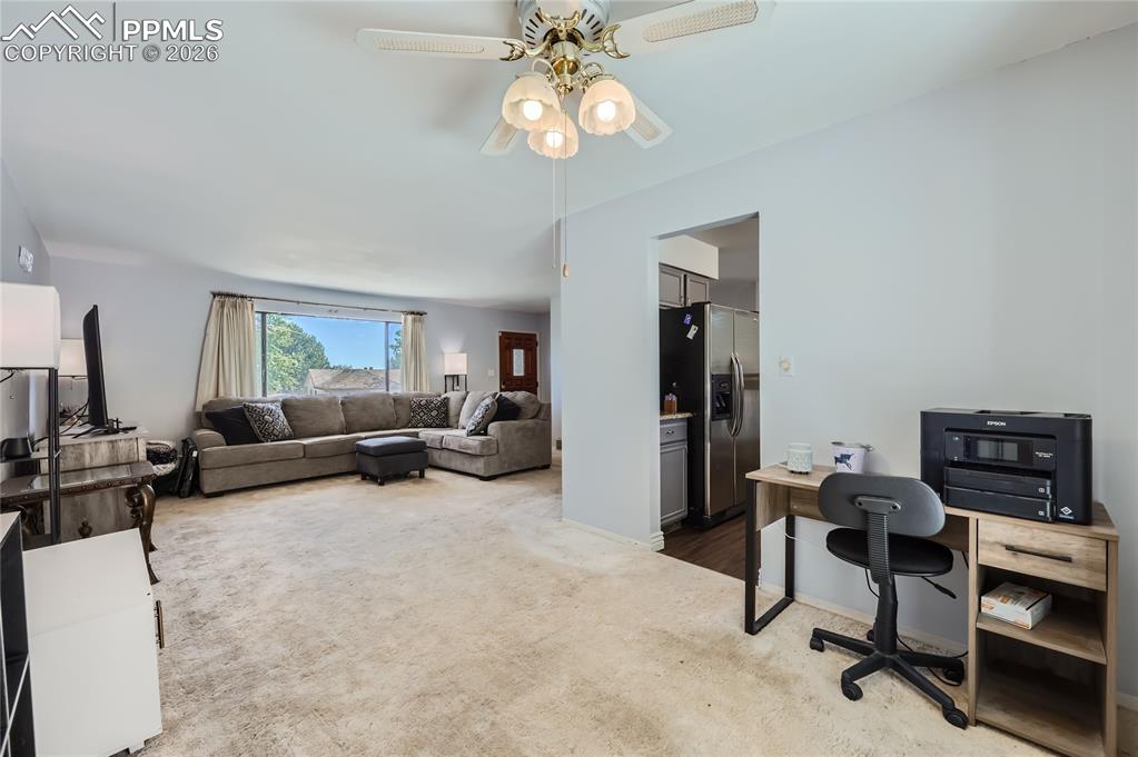 Image 10 of 27: Office