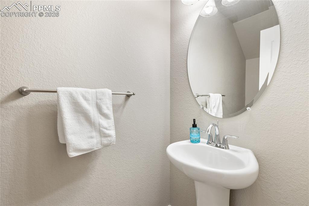 Image 17 of 27: And of course, a powder room for your guests!