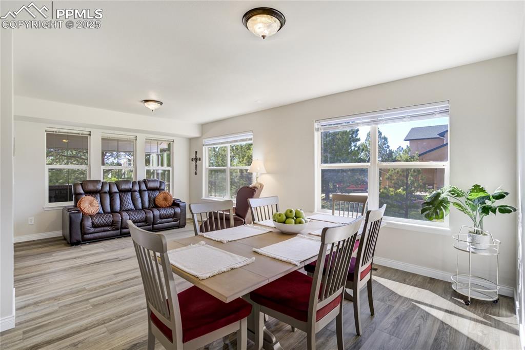 Image 19 of 50: Dining Area