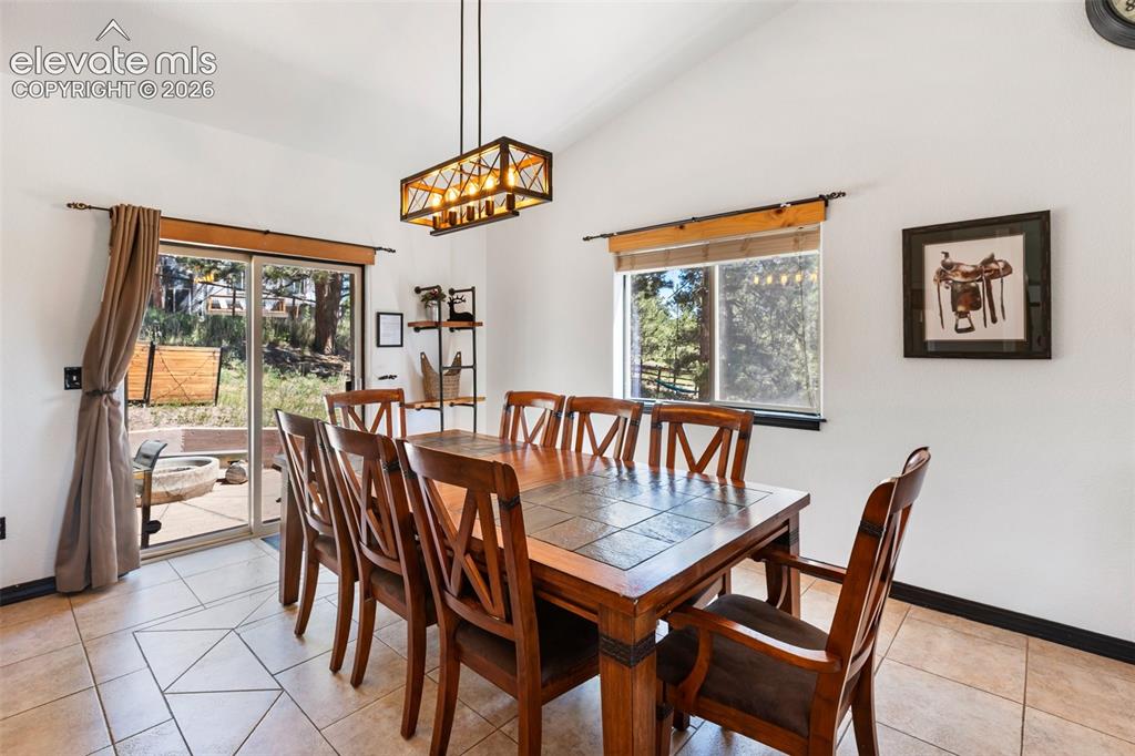 Image 9 of 49: Dining Area