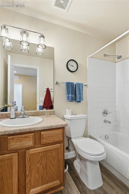 Image 20 of 46: Bath 2