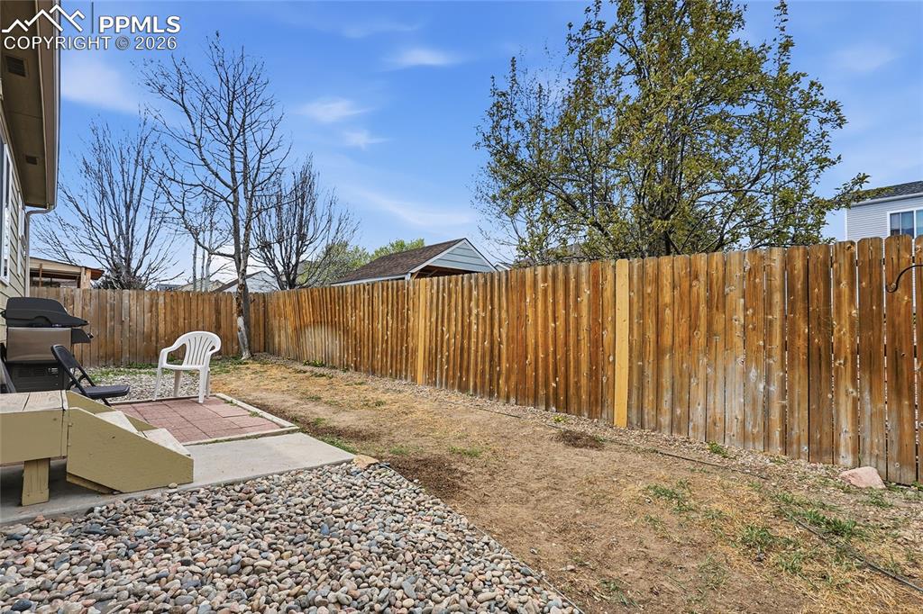 Image 36 of 46: Yard