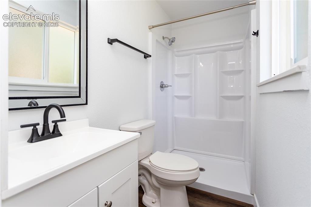 Image 8 of 25: Master Bathroom