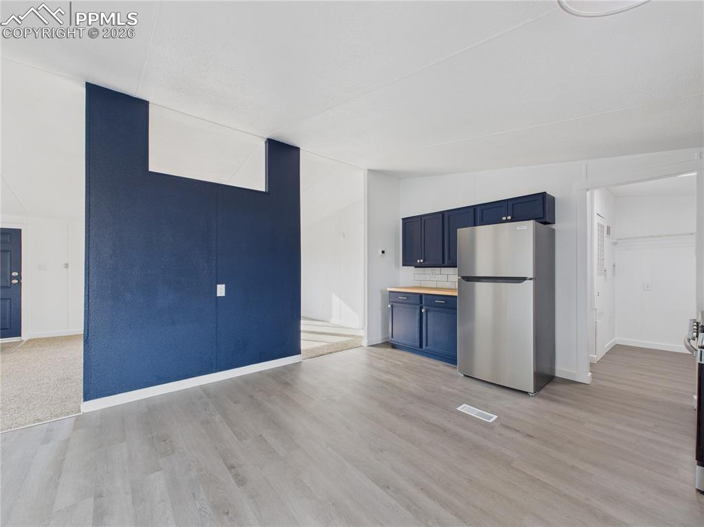 Image 12 of 36: Kitchen