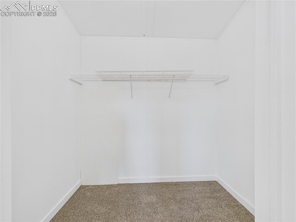 Image 18 of 36: Closet