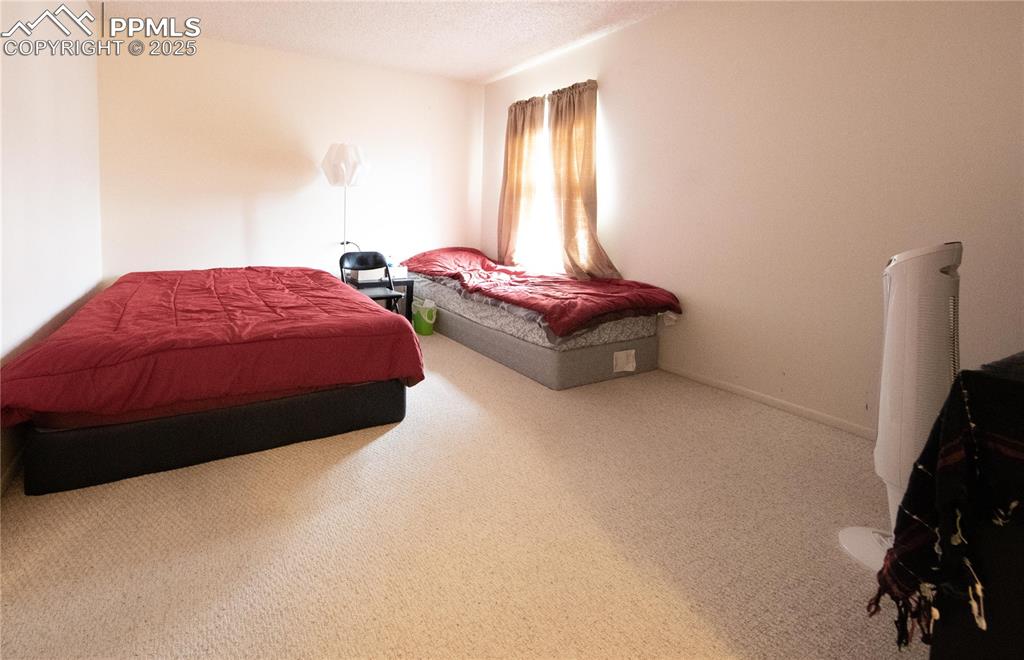 Image 17 of 19: master bedroom