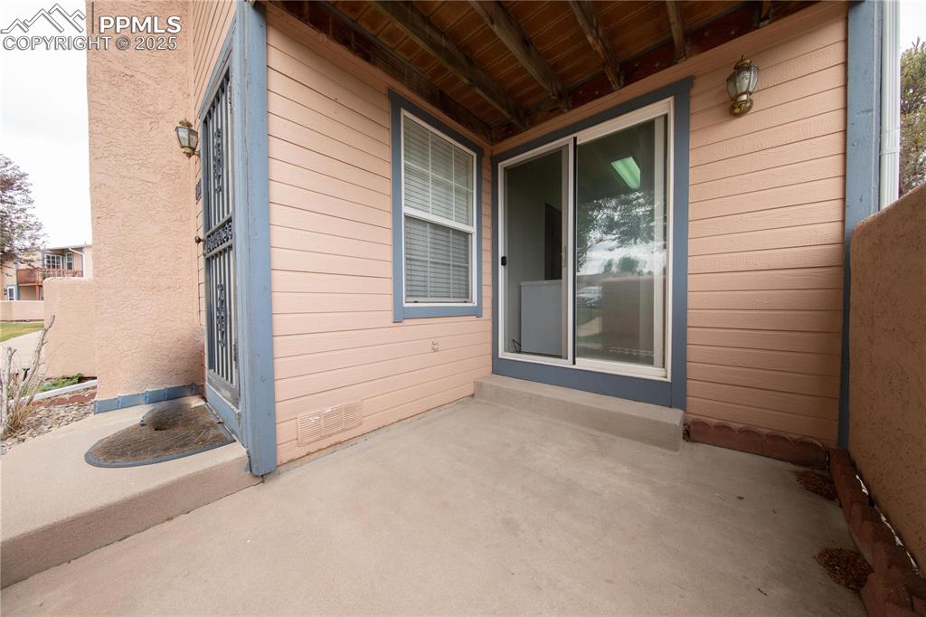 Image 2 of 19: Entry