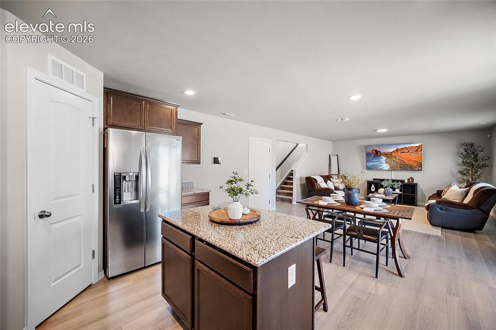 Image 18 of 40: Kitchen