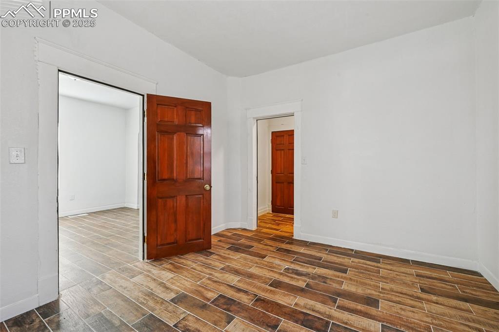 Image 16 of 28: Bedroom