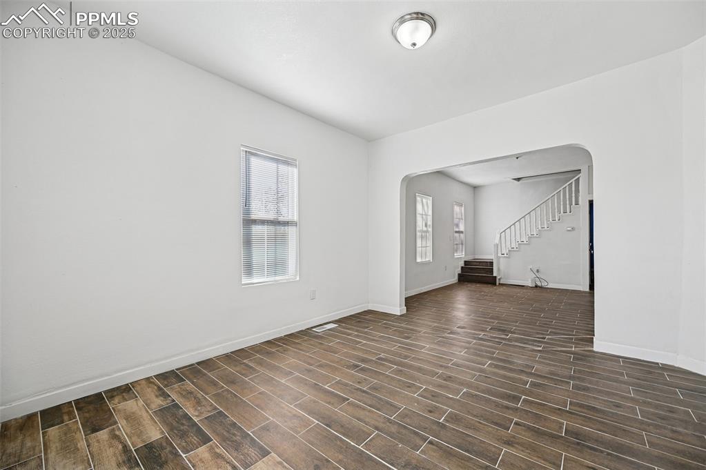 Image 4 of 28: Living Room