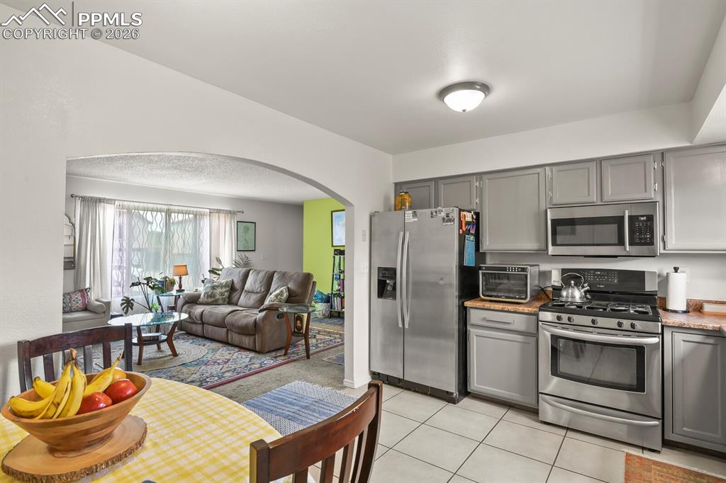 Image 8 of 26: Kitchen