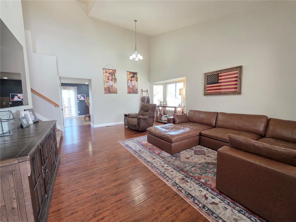 Image 2 of 23: Living Room