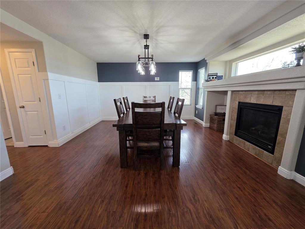 Image 7 of 23: Dining Area