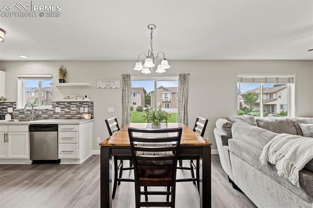 Image 11 of 48: Dining Area