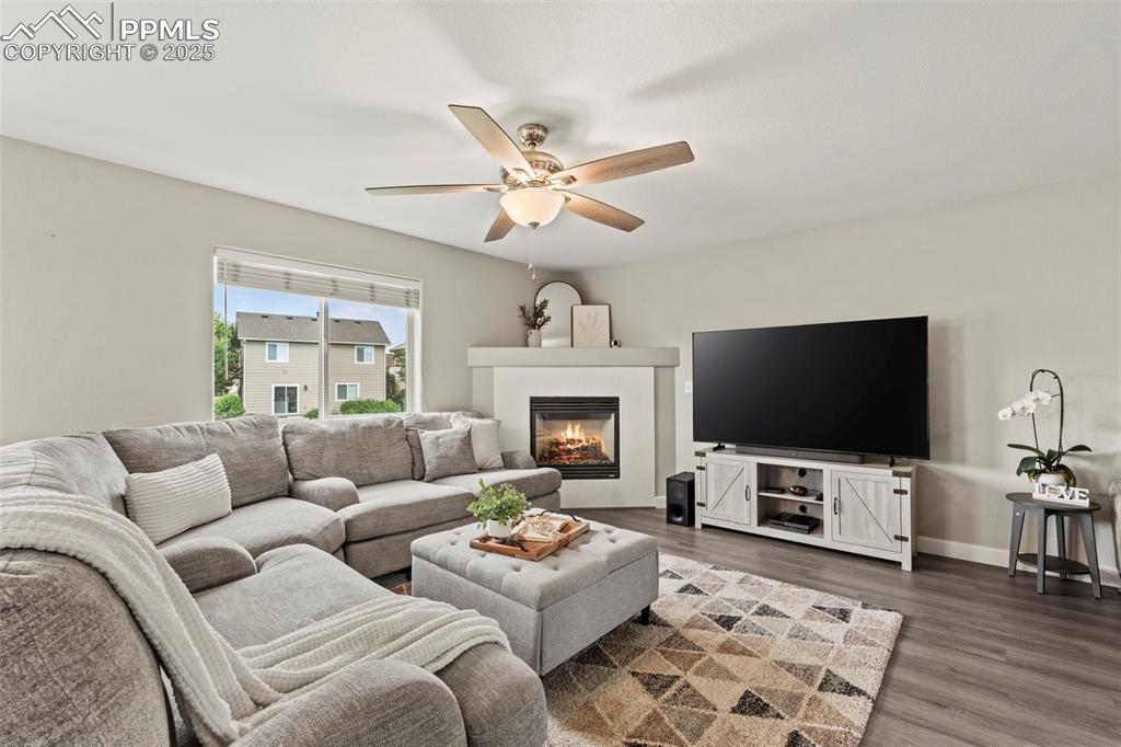 Image 7 of 48: Living Room