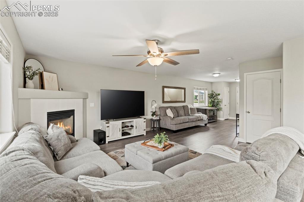 Image 8 of 48: Living Room
