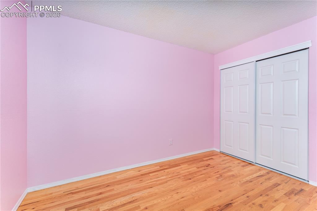 Image 17 of 44: Upstairs Bedroom #3