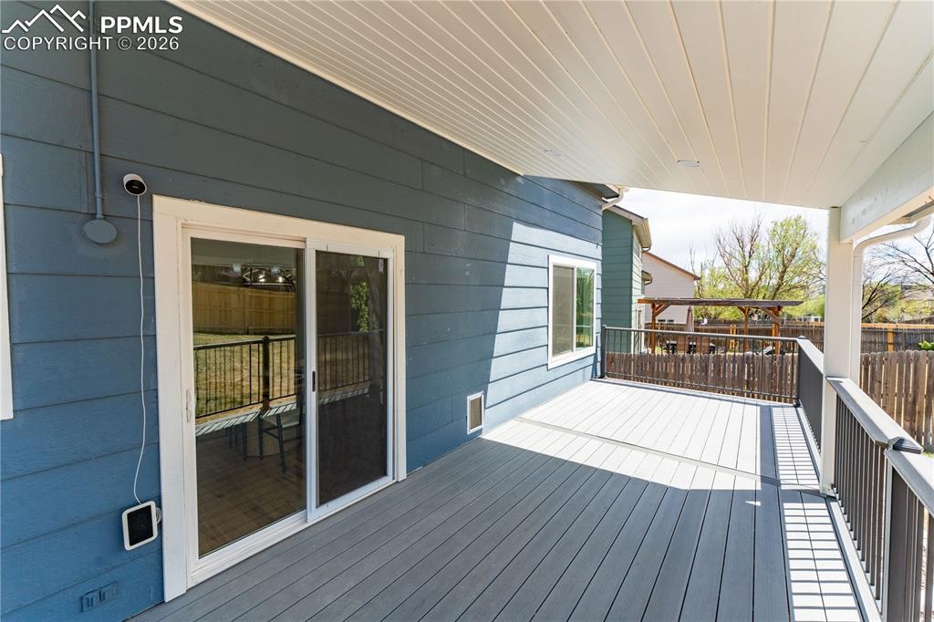 Image 25 of 44: Deck