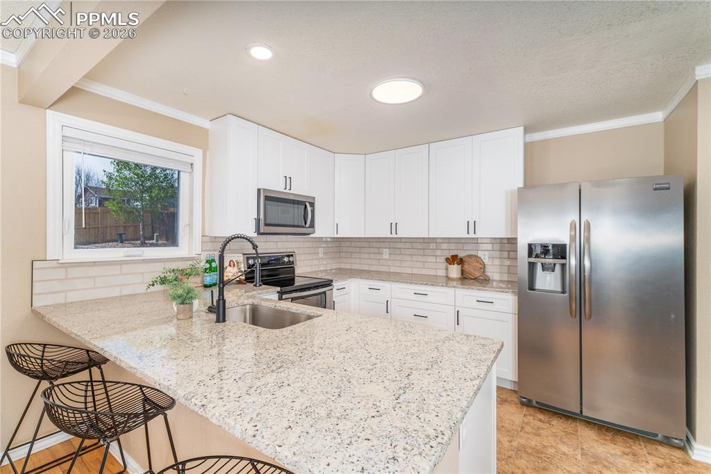 Image 5 of 44: Kitchen