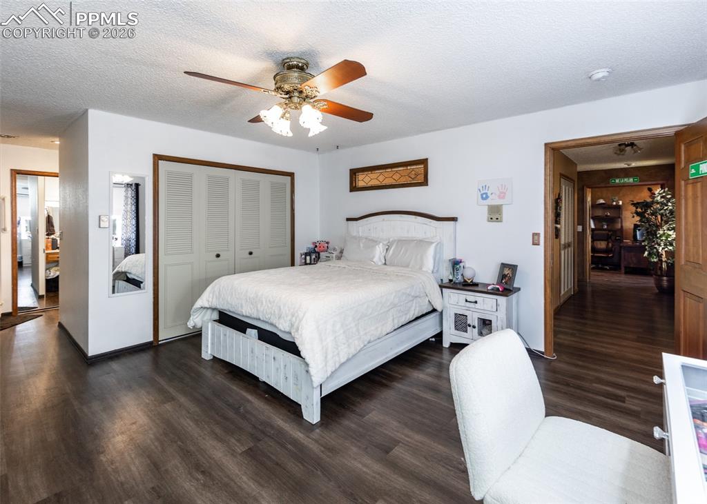 Image 16 of 47: Master Bedroom